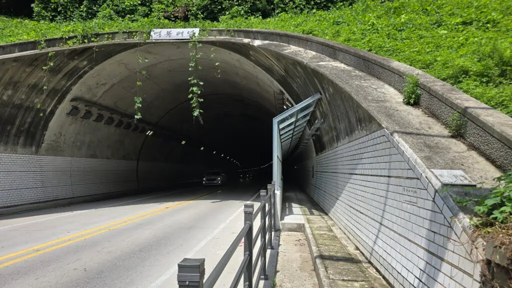 3. 용인특례시 처인구가 피난대피설비 설치를 마무리한 역북터널